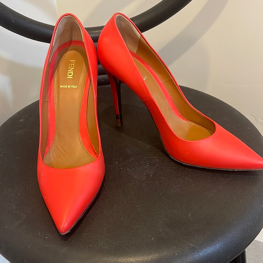 Fendi perfect combo of coral and apple red 4.5” heels👠👠👠 size 39.5